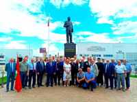 Открытие монумента И.В. Сталину около проходной завода "Микрон" в городе "Великие Луки". 15.06.2023г