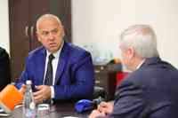 Зам. губернатора Владимир Окунев и губернатор Ростовской области Василий Голубев. 2024г