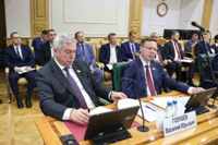 Заседание Комитета Совета Федерации (СФ) по федеративному устройству, региональной политике, местному самоуправлению и делам Севера. Слева -  сенатор Василий Голубев. 24.11.2025г